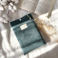 Pochette à livre en velours côtelé