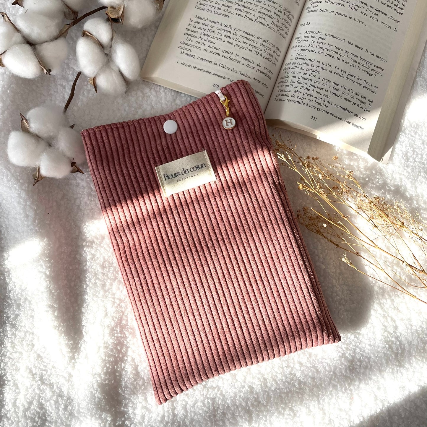 Pochette à livre en velours côtelé