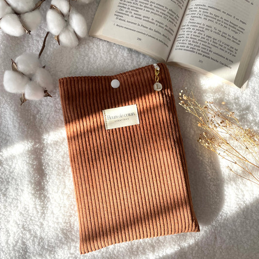 Pochette à livre en velours côtelé